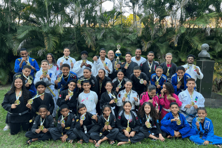 Ao todo, foram 28 medalhas de ouro, 12 de prata e 6 de bronze.